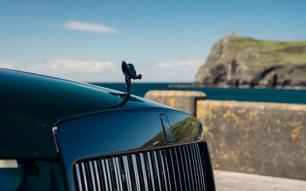 Rolls-Royce rinde homenaje a Charles Rolls con el exclusivo Black Badge Ghost Tourist Trophy 4 Motor16 Black Badge Ghost Isle of Man 2 Motor16