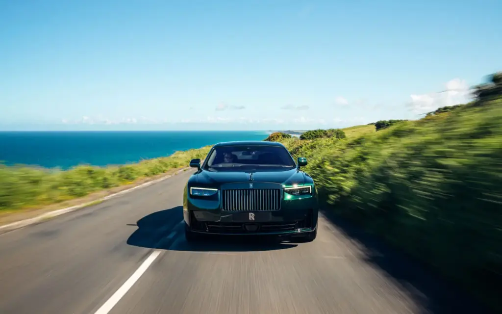 Rolls-Royce rinde homenaje a Charles Rolls con el exclusivo Black Badge Ghost Tourist Trophy 7 Motor16 Black Badge Ghost Isle of Man 5 Motor16