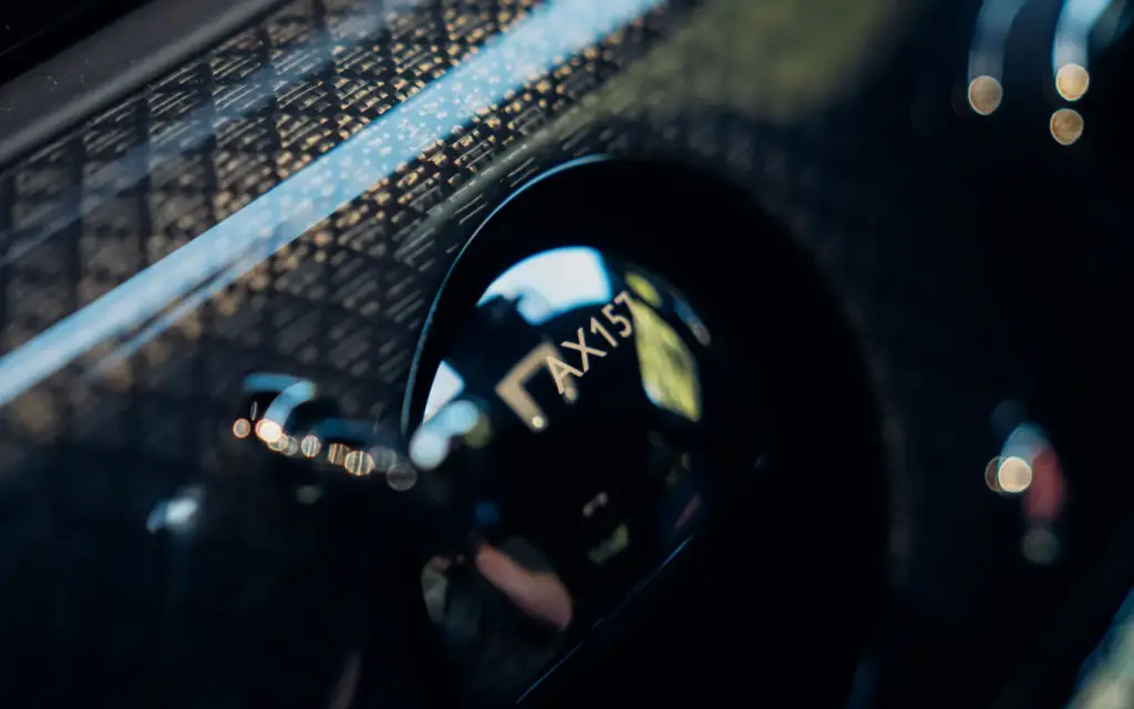 Rolls-Royce rinde homenaje a Charles Rolls con el exclusivo Black Badge Ghost Tourist Trophy 13 Motor16 Black Badge Ghost Isle of Man interior detail 4 Motor16