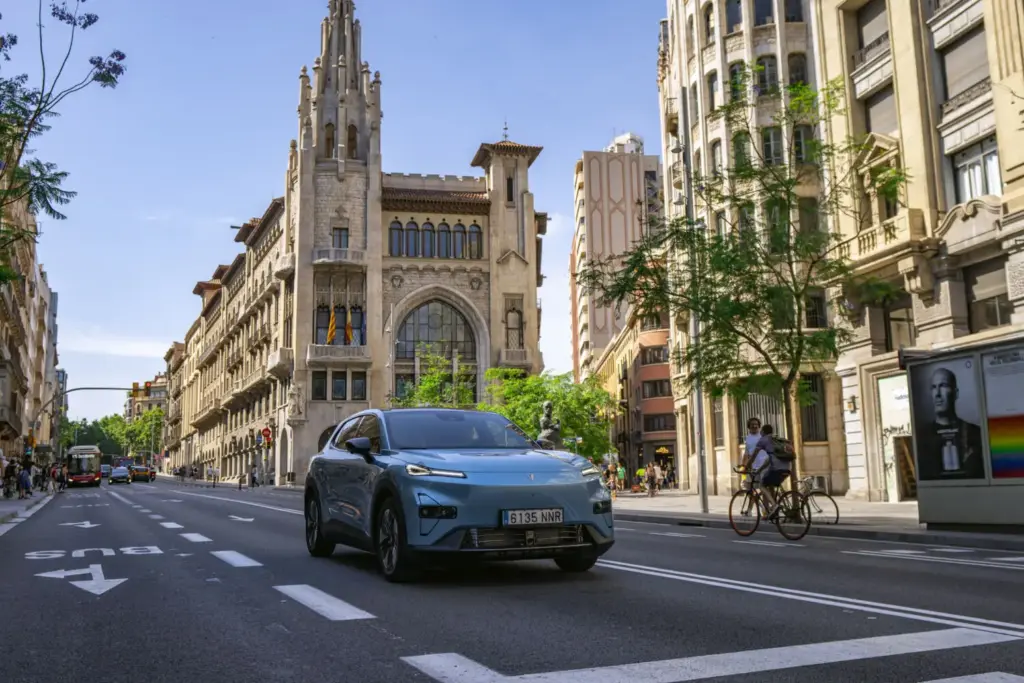 Changan se lanza al híbrido enchufable con el Deepal S05 PHEV 5 Motor16 CHANGAN DEEPAL S05 PHEV 1 Motor16