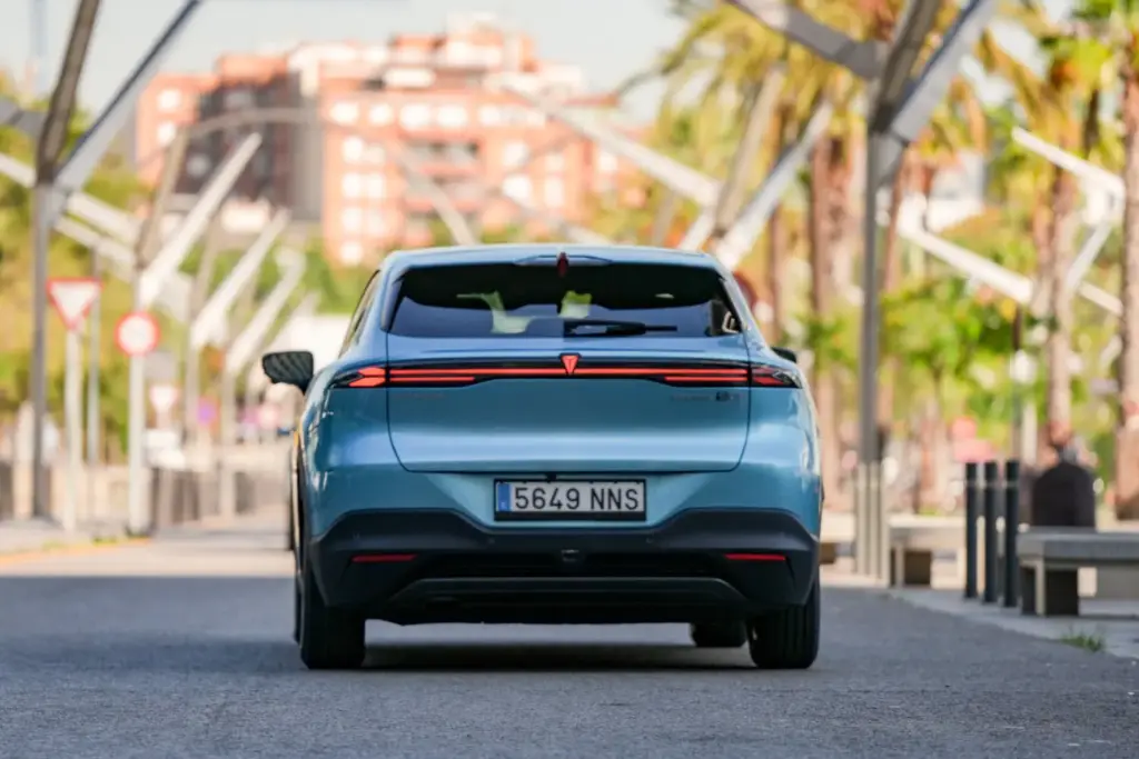 Changan se lanza al híbrido enchufable con el Deepal S05 PHEV 4 Motor16 CHANGAN DEEPAL S05 PHEV 6 Motor16