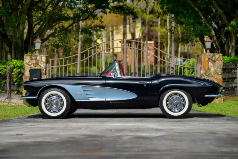 Corvette C1 de 1959 subasta sin reserva: 18.000 millas, motor V8 y 20 años de propiedad