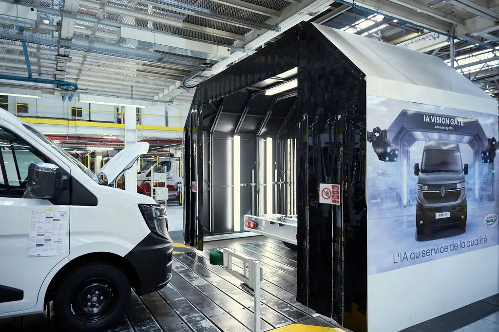 Renault lanza el sello 'Converted by Renault' para centralizar la transformación de sus vehículos comerciales 20 Motor16 CONVERTED BY RENAULT 17 Motor16