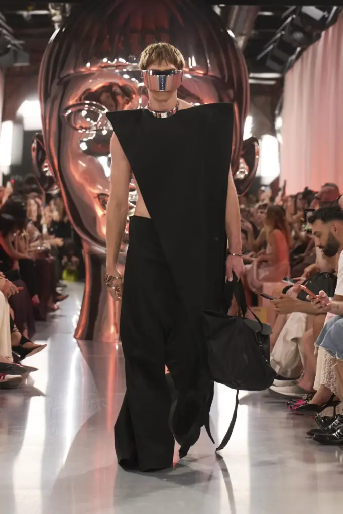 CUPRA debuta en la Paris Fashion Week con MAM: joyería masculina que convierte el diseño de coches en arte para llevar 4 Motor16 CUPRA, MAM, Paris Men's Fashion Week