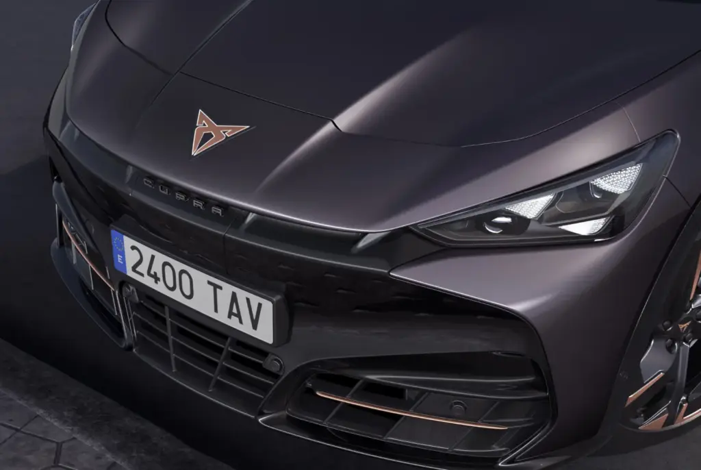 El CUPRA Tavascan se renueva y es más accesible al bolsillo 16 Motor16 CUPRA Tavascan Black Edition 12 Motor16