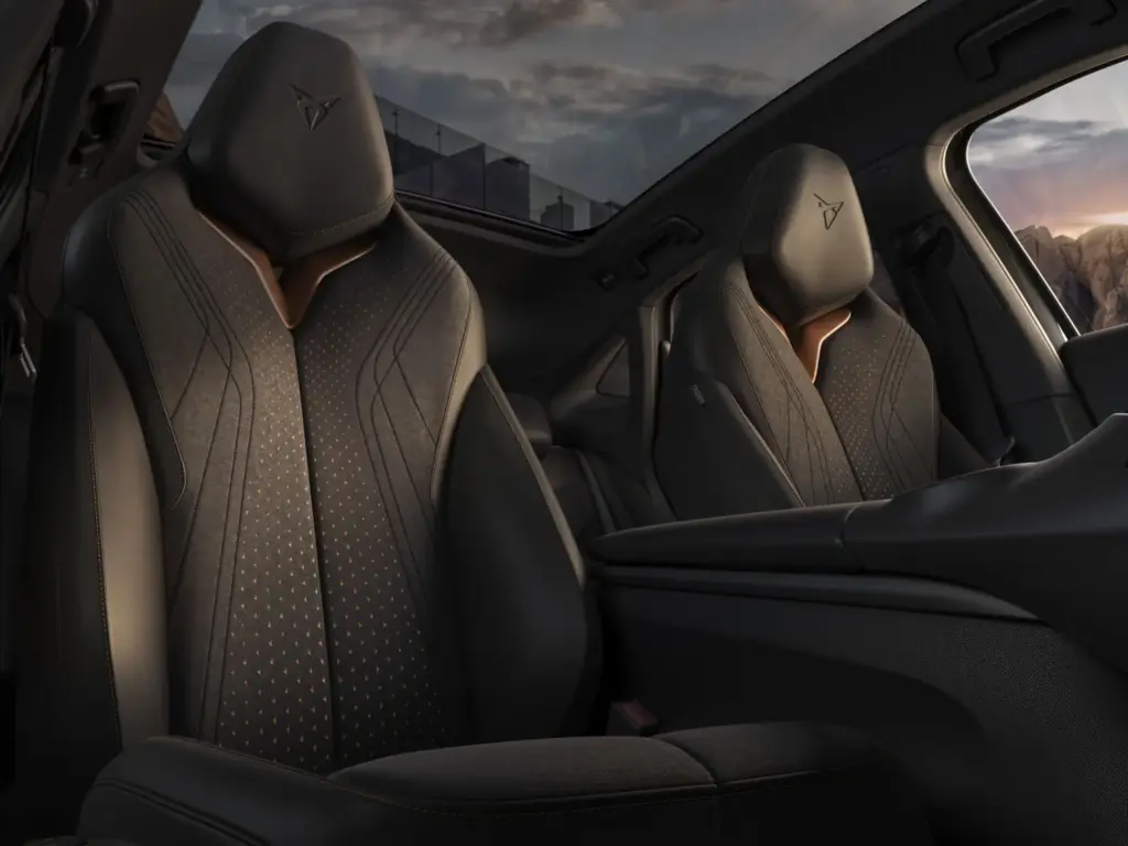 El CUPRA Tavascan se renueva y es más accesible al bolsillo 8 Motor16 CUPRA Tavascan Black Edition 4 Motor16
