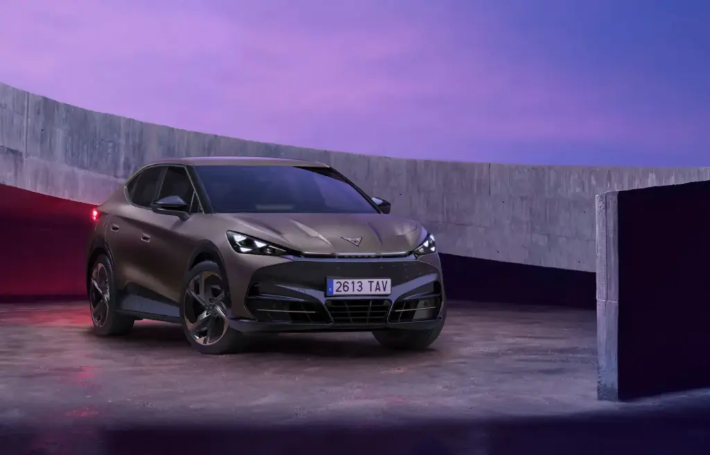 El CUPRA Tavascan se renueva y es más accesible al bolsillo 9 Motor16 CUPRA Tavascan Black Edition 5 Motor16