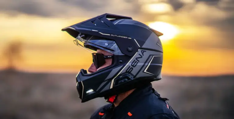 Casco Sena Outlander: el trail con luz de freno y Bluetooth integrado ya está aquí