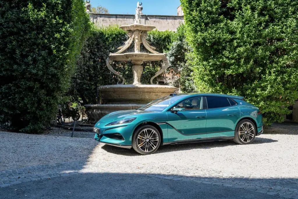 El DENZA Z9GT recorre la Ruta de la Seda: 15.000 kilómetros en coche eléctrico desde Roma hasta Hong Kong 1 Motor16 DENZA Z9GT, Marco Polo, Ruta de la Seda