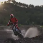 Ducati Desmo450 EDS ya es oficial: enduro legal de calle con 42 CV y 54 CV en kit racing