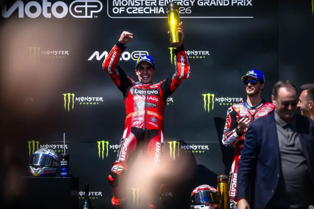 Marc Márquez gana en Brno y se mete en la lucha por el título de MotoGP 1 Motor16 DUCATI MARC MARQUEZ BRNO Motor16