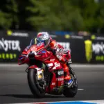 Marc Márquez gana en Brno y se mete en la lucha por el título de MotoGP