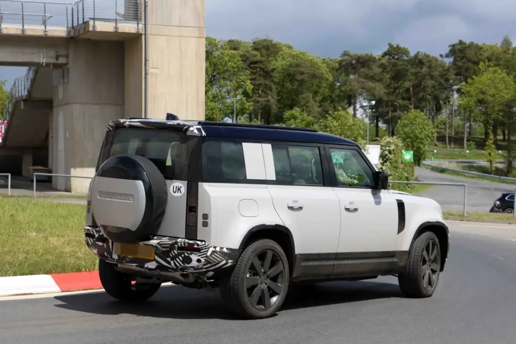 El legendario Defender recibirá su primera actualización... y una sorpresa 2 Motor16 Defender 2028 13 Motor16