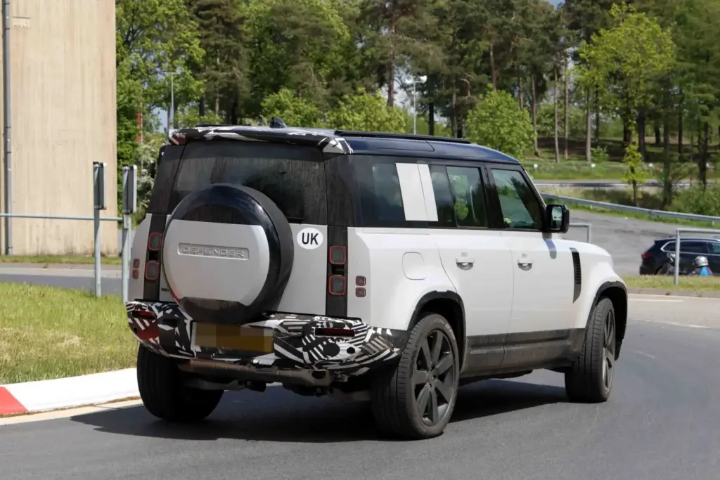 El legendario Defender recibirá su primera actualización... y una sorpresa 17 Motor16 Defender 2028 14 Motor16