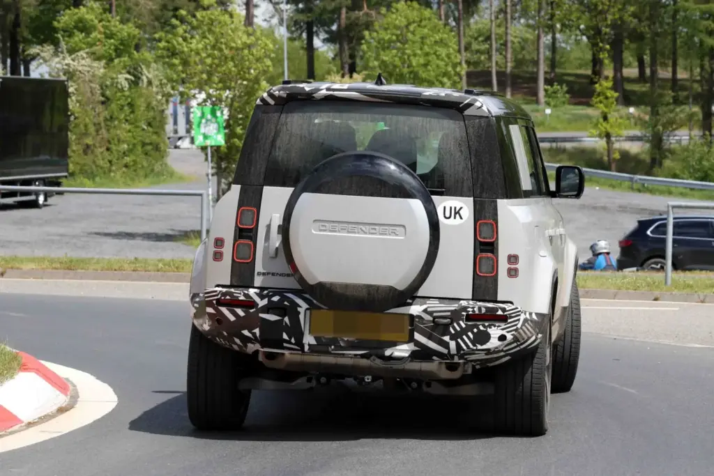 El legendario Defender recibirá su primera actualización... y una sorpresa 19 Motor16 Defender 2028 16 Motor16
