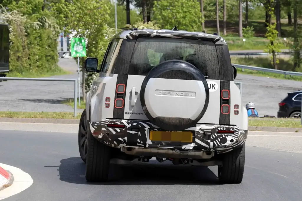 El legendario Defender recibirá su primera actualización... y una sorpresa 20 Motor16 Defender 2028 17 Motor16