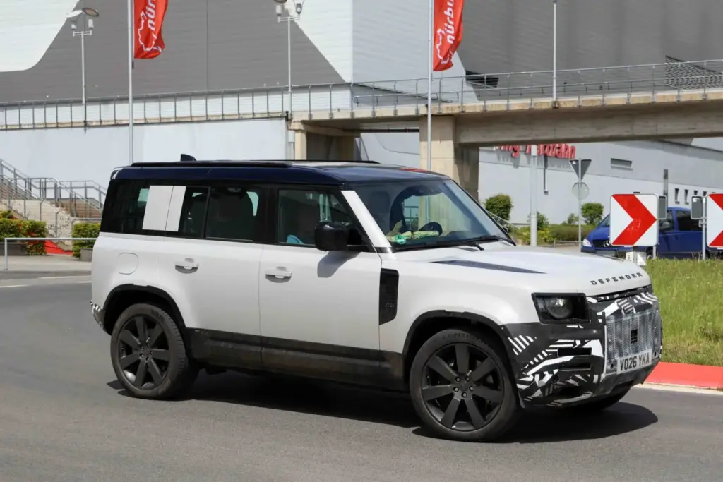 El legendario Defender recibirá su primera actualización... y una sorpresa 11 Motor16 Defender 2028 8 Motor16