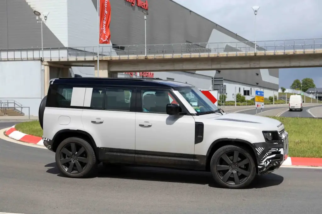 El legendario Defender recibirá su primera actualización... y una sorpresa 12 Motor16 Defender 2028 9 Motor16