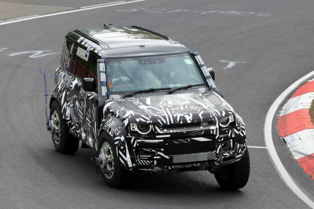 El legendario Defender recibirá su primera actualización... y una sorpresa 24 Motor16 Defender OCTA Dakar 3 Motor16