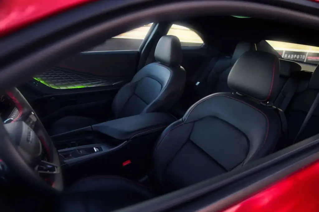 Dodge Charger, el monstruo americano ya está a la venta en Europa 8 Motor16 Dodge Charger Daytona4 Motor16