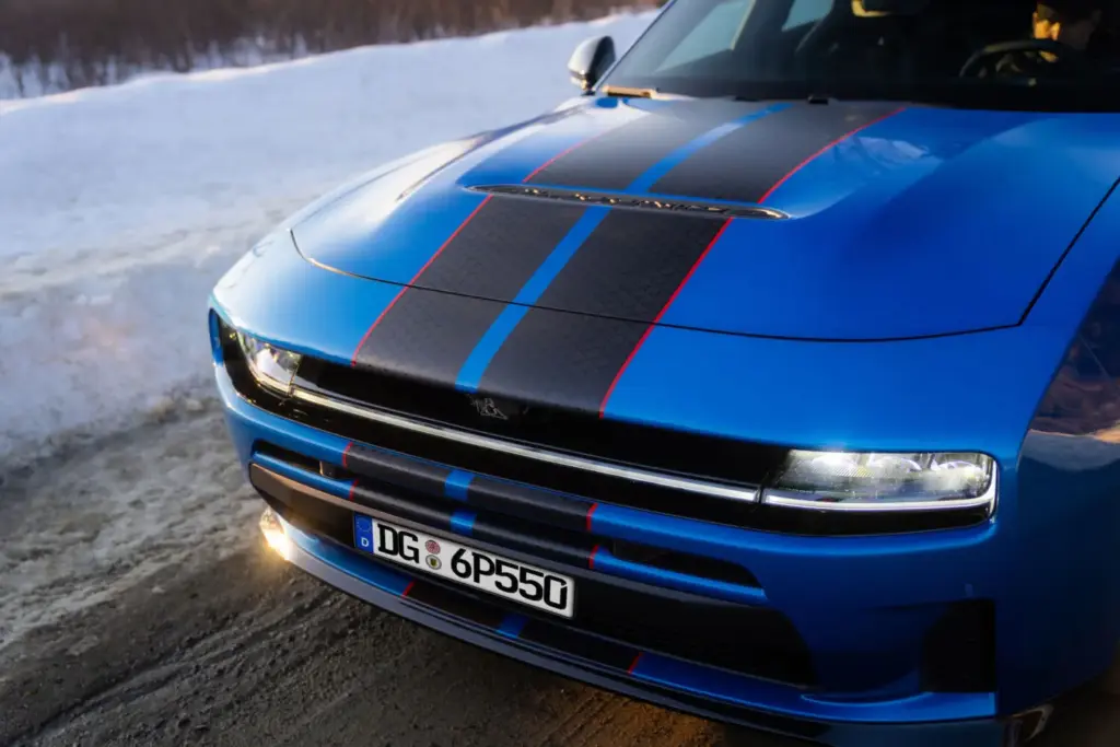 Dodge Charger, el monstruo americano ya está a la venta en Europa 23 Motor16 Dodge Charger Sixpack2 Motor16