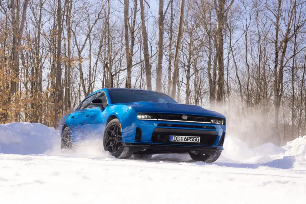 Dodge Charger, el monstruo americano ya está a la venta en Europa 3 Motor16 Dodge Charger Sixpack3 Motor16