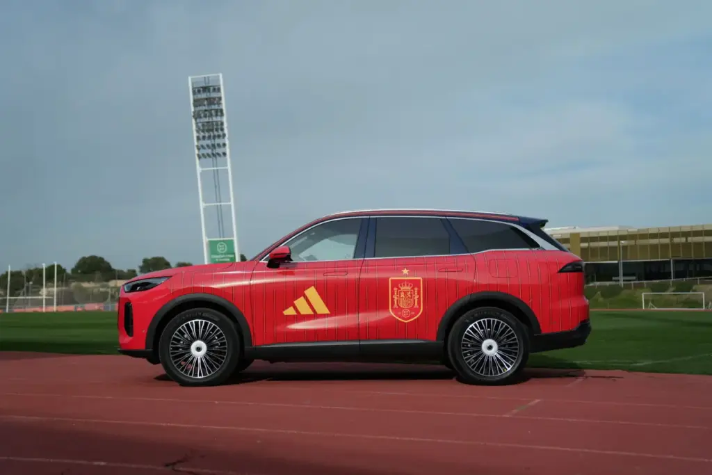 EBRO con el Mundial: la marca busca bares de nombre "Manolo" para convertirlos en sede oficial donde animar a La Roja 2 Motor16 EBRO, Selección Española, Mundial, Manolo el del Bombo