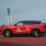 EBRO s900: el SUV híbrido enchufable que la Selección campeona ha hecho oficial (y cuesta 20.000€ menos)