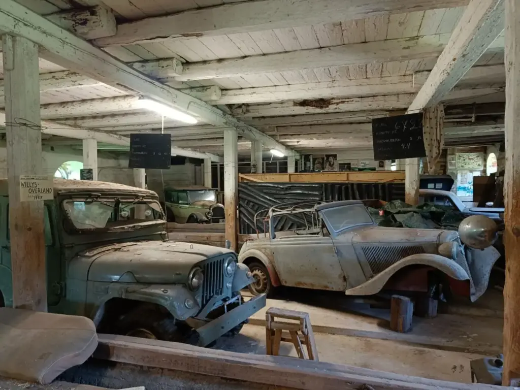 Finlandia sobre cuatro ruedas: dos museos del automóvil, una capital de diseño y un hotel con historia 23 Motor16 ESPOON AUTOMUSEO 2 Motor16
