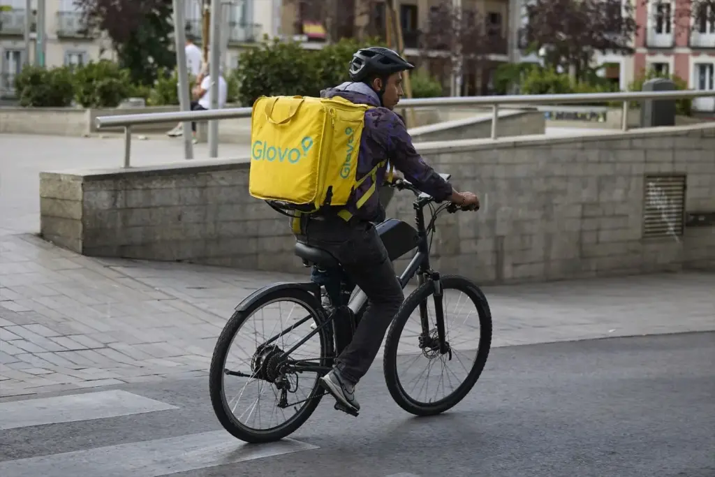 El Reglamento de Circulación se actualiza: endurece las normas para ciclistas, motoristas, usuarios de patinetes y también para conductores 3 Motor16 Reglamento de Circulación, ciclista