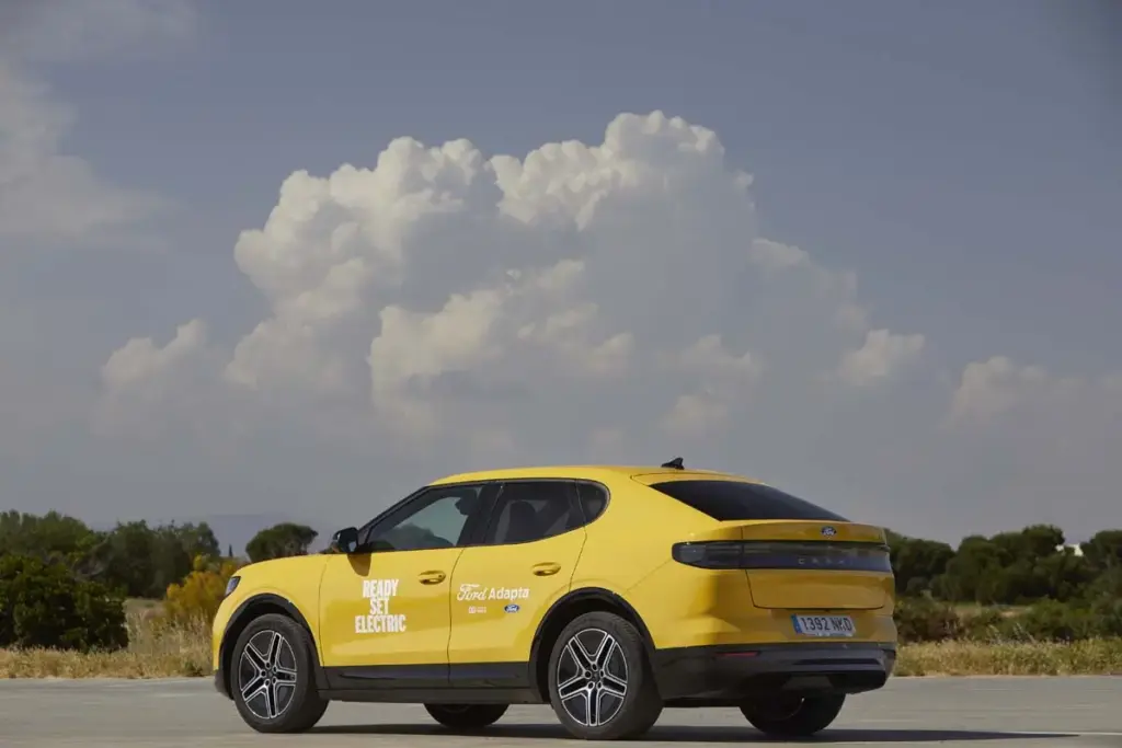 Ford incorpora el nuevo Capri eléctrico y la Tourneo Connect Eurotaxi a su gama de vehículos adaptados 2 Motor16 Ford Adapta, Capri,