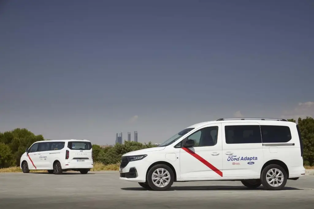 Ford incorpora el nuevo Capri eléctrico y la Tourneo Connect Eurotaxi a su gama de vehículos adaptados 3 Motor16 Ford Adapta, Tourneo taxi