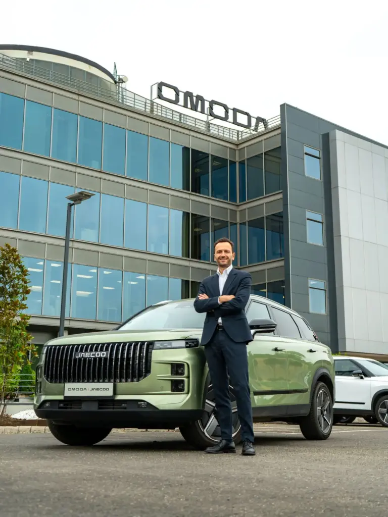 Francesco Colonnese, vicepresidente de Omoda-Jaecoo: "Aspiramos a ser top 5 en ventas a particulares en España. No hay techo, queremos crecer y crecer" 3 Motor16 FRANCESCO COLONNESE OMODAJAECOO 3 Motor16