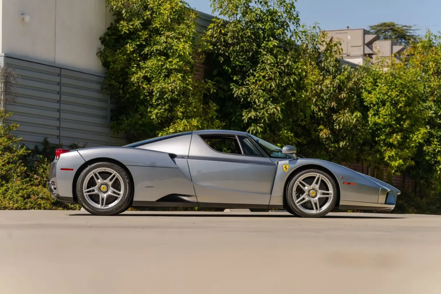 Un Ferrari Enzo se vende por ocho dígitos, pero no es ningún récord