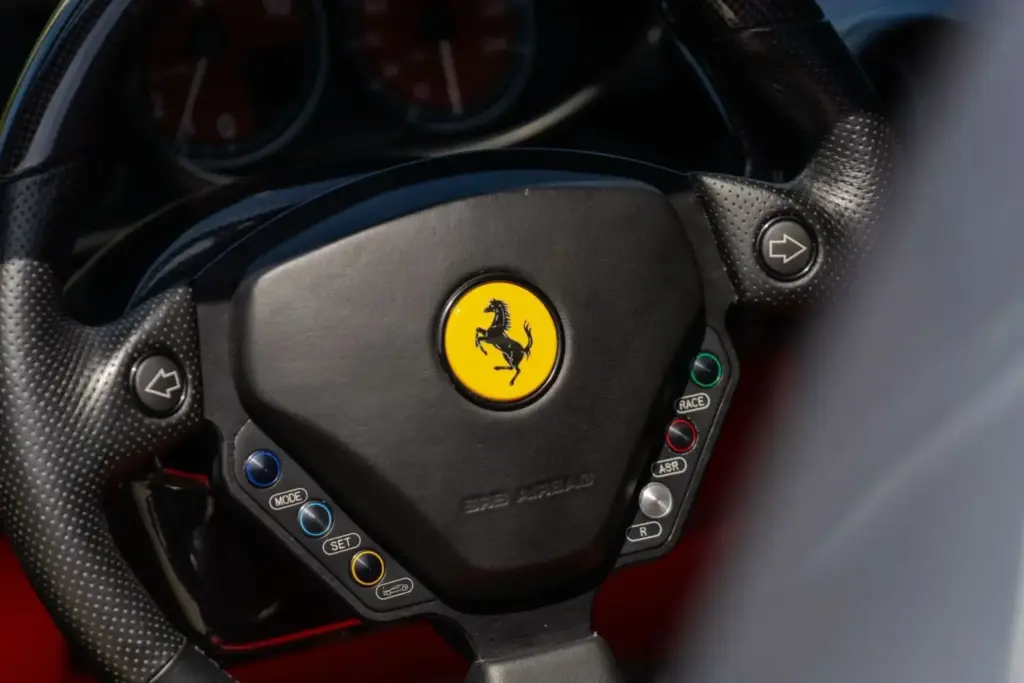 Un Ferrari Enzo se vende por ocho dígitos, pero no es ningún récord 13 Motor16 Un Ferrari Enzo se vende por ocho dígitos, pero no es ningún récord