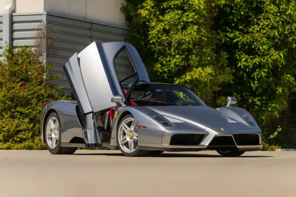 Un Ferrari Enzo se vende por ocho dígitos, pero no es ningún récord 10 Motor16 Un Ferrari Enzo se vende por ocho dígitos, pero no es ningún récord