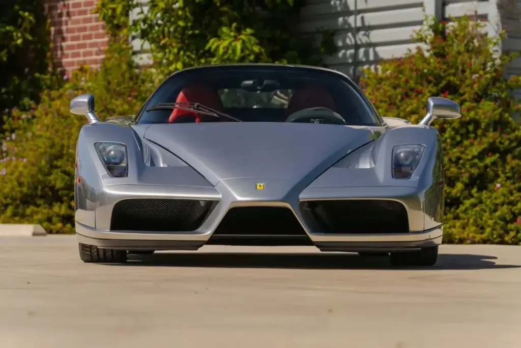 Un Ferrari Enzo se vende por ocho dígitos, pero no es ningún récord 1 Motor16 Un Ferrari Enzo se vende por ocho dígitos, pero no es ningún récord