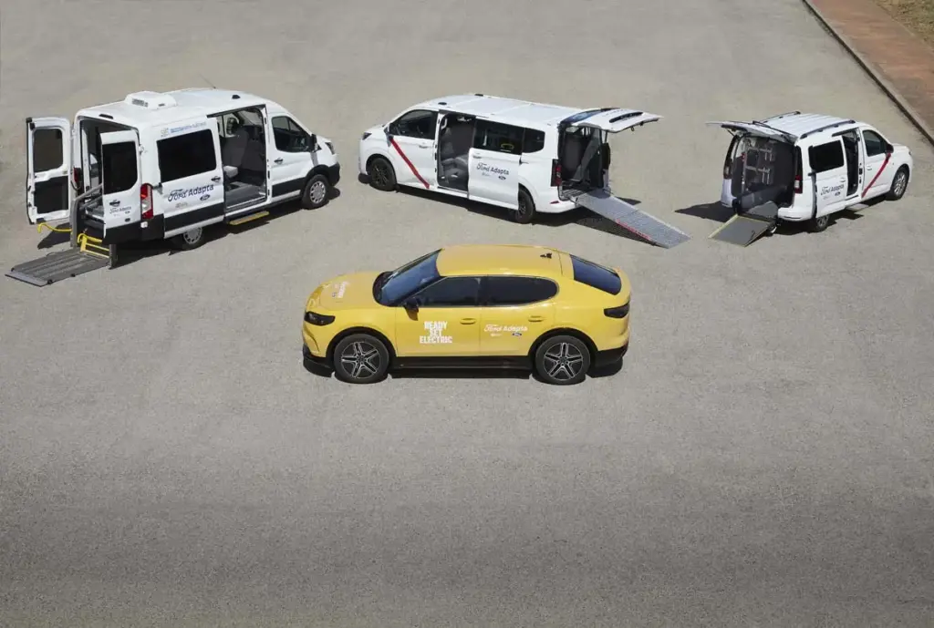 Ford incorpora el nuevo Capri eléctrico y la Tourneo Connect Eurotaxi a su gama de vehículos adaptados 1 Motor16 Ford Adapta, Capri, Tourneo taxi