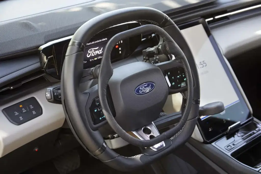 Ford incorpora el nuevo Capri eléctrico y la Tourneo Connect Eurotaxi a su gama de vehículos adaptados 5 Motor16 Ford Adapta, Capri, Tourneo taxi