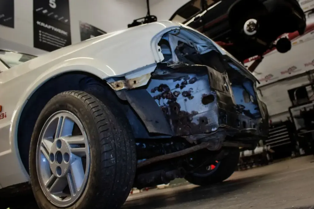 Ford Escort XR3 restomod tolman 1 Motor16