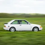 El Ford Escort XR3i renace en versión restomod gracias a Tolman