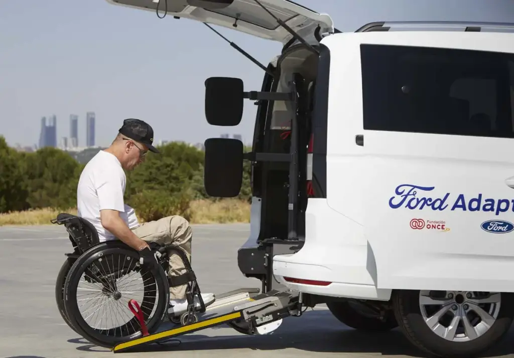 Ford incorpora el nuevo Capri eléctrico y la Tourneo Connect Eurotaxi a su gama de vehículos adaptados 4 Motor16 Ford Adapta, Tourneo taxi