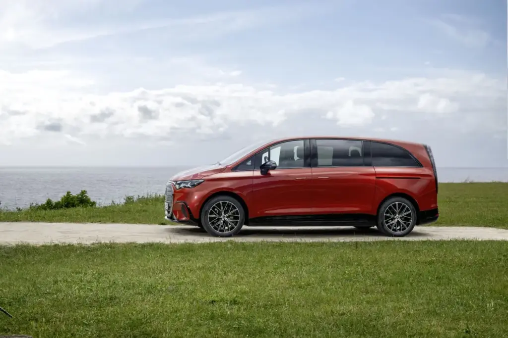 Mercedes-Benz VLE: la reinvención eléctrica de la gran limusina familiar 20 Motor16 Fotos Mercedes VLE 25 Motor16