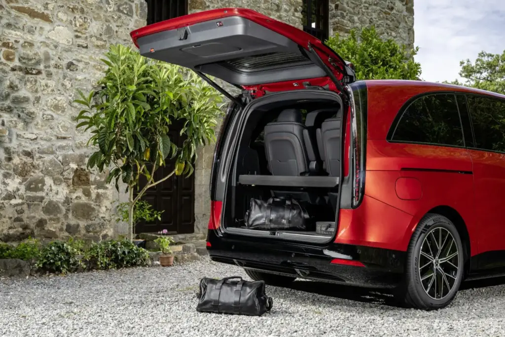 Mercedes-Benz VLE: la reinvención eléctrica de la gran limusina familiar 26 Motor16 Fotos Mercedes VLE 35 Motor16