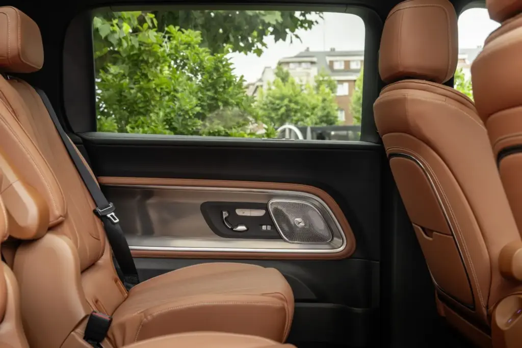 Mercedes-Benz VLE: la reinvención eléctrica de la gran limusina familiar 40 Motor16 Fotos Mercedes VLE 58 Motor16