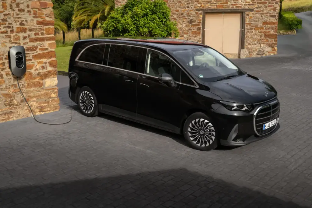 Mercedes-Benz VLE: la reinvención eléctrica de la gran limusina familiar 10 Motor16 Fotos Mercedes VLE 8 Motor16
