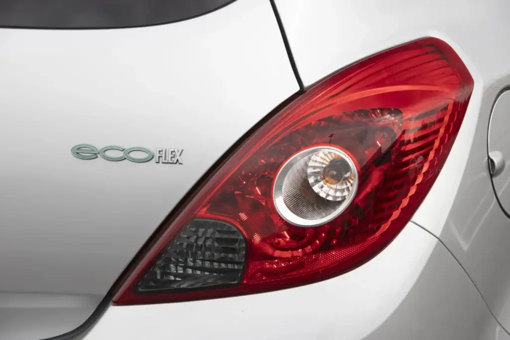 Fotos Opel Corsa Diesel 10 Motor16