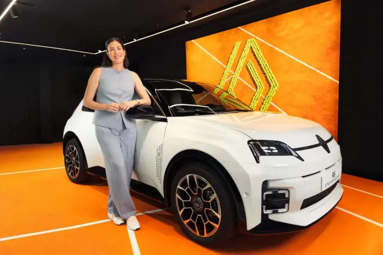 Garbiñe Muguruza renueva su acuerdo con Renault en el décimo aniversario de su título en Roland Garros