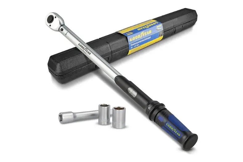 Mejor llave dinamométrica para coche en 2026: Comparativa y guía de compra completa 6 Motor16 Goodyear Motor16
