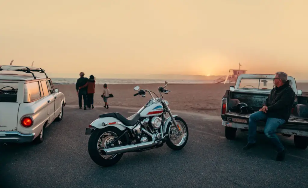 Harley-Davidson Super Glide 2026: solo 2.500 unidades con 98 CV y 1.923 cc 1 Motor16 Harley-Davidson Super Glide 2026 (2)